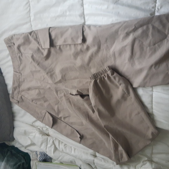 Cargo pants - Picture 2 of 2